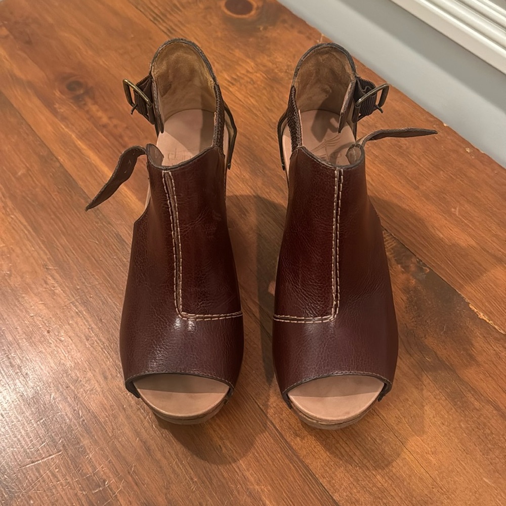 Dansko -Sable wedge heels